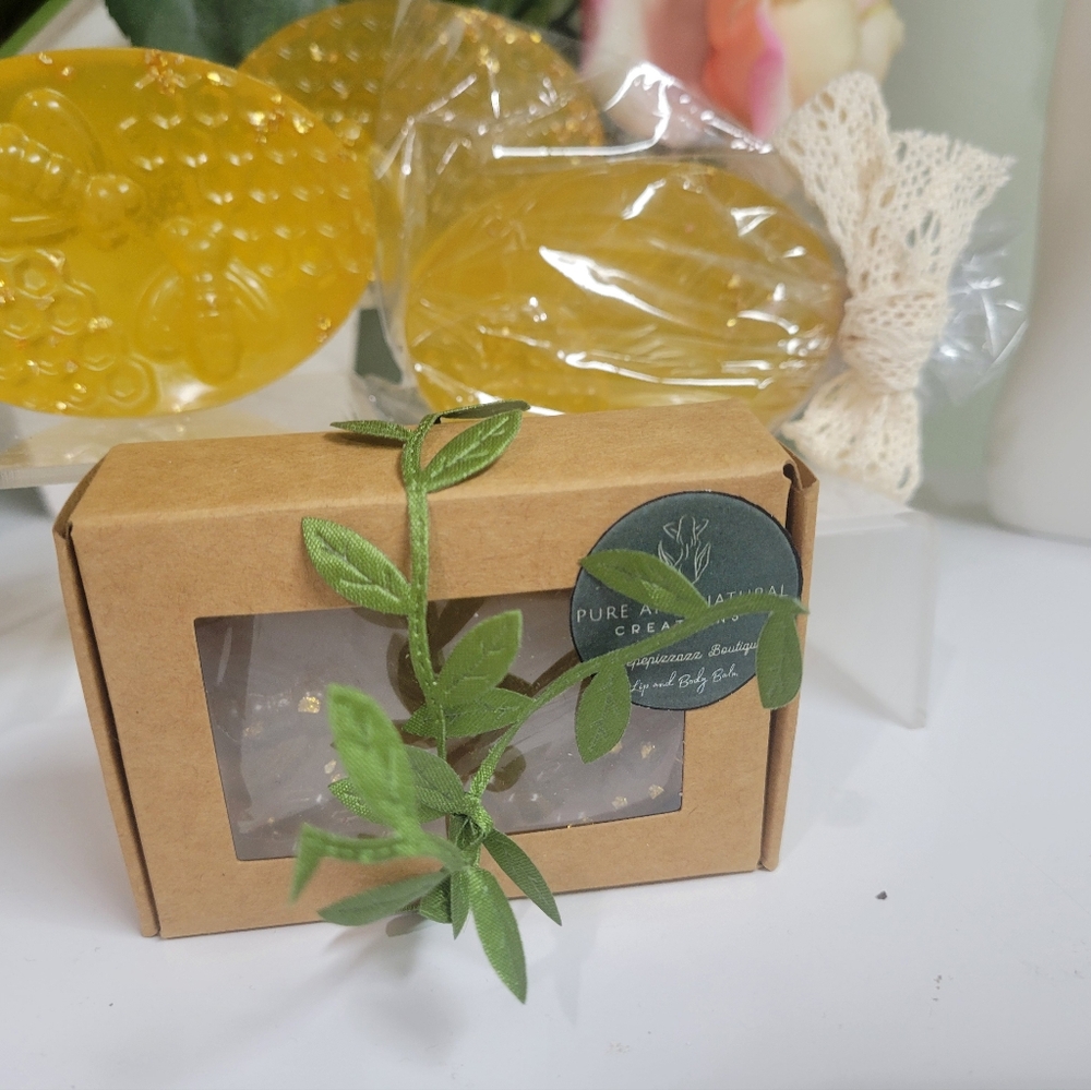 🍯Honeycomb All Natural 🐝Premium Grade Handmade Honey Soap 🎁👀 GIFT BOX